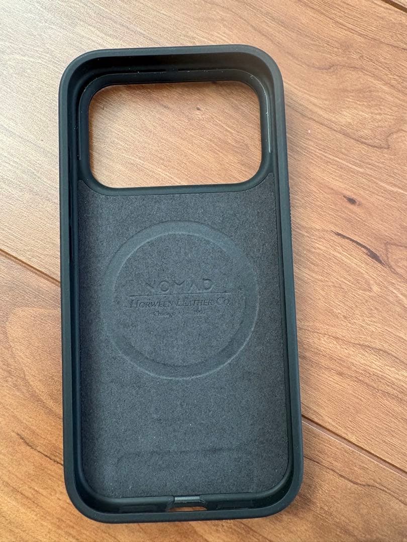 NOMAD iPhone 17 Pro Max レザーケース ブラウン