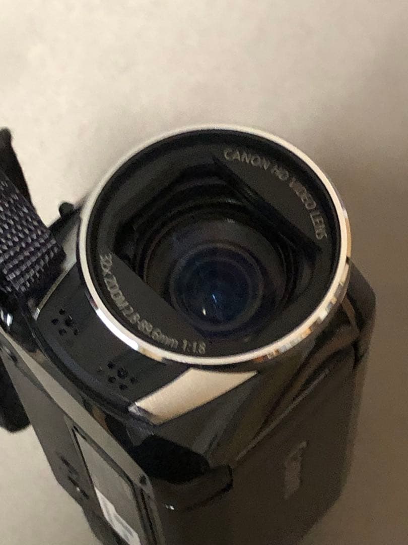 ビデオカメラ　キャノン　HF R32