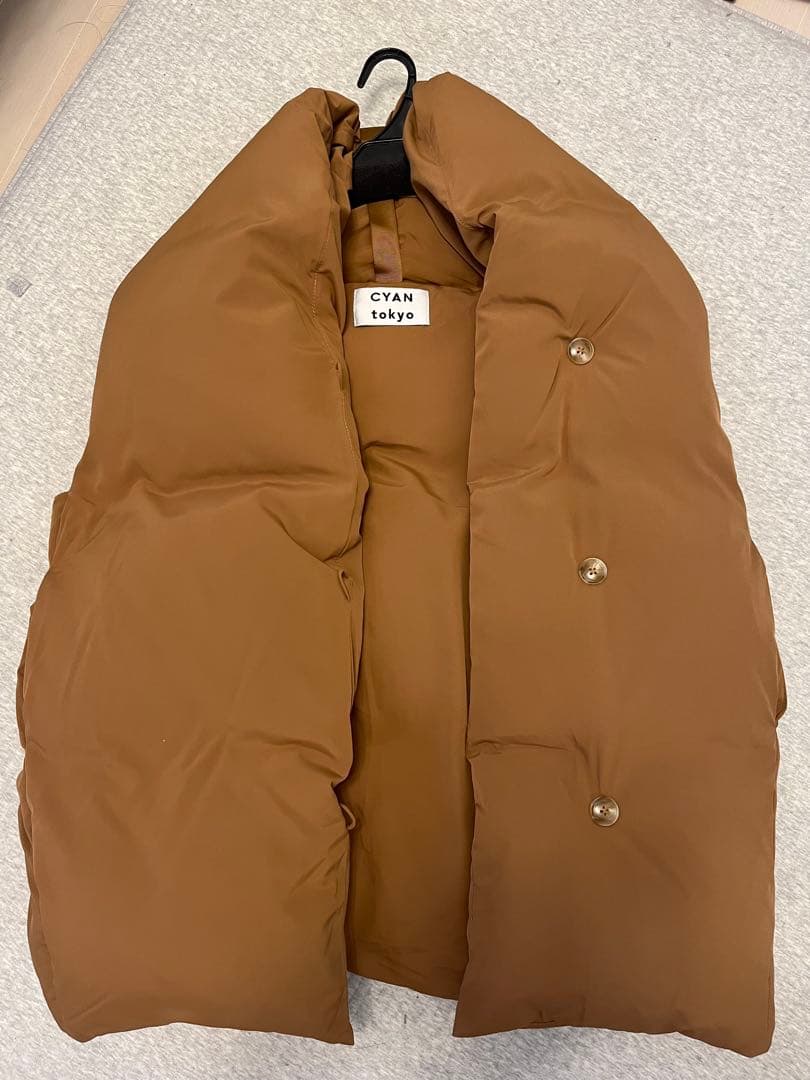 CYAN TOKYO キャメル ベスト