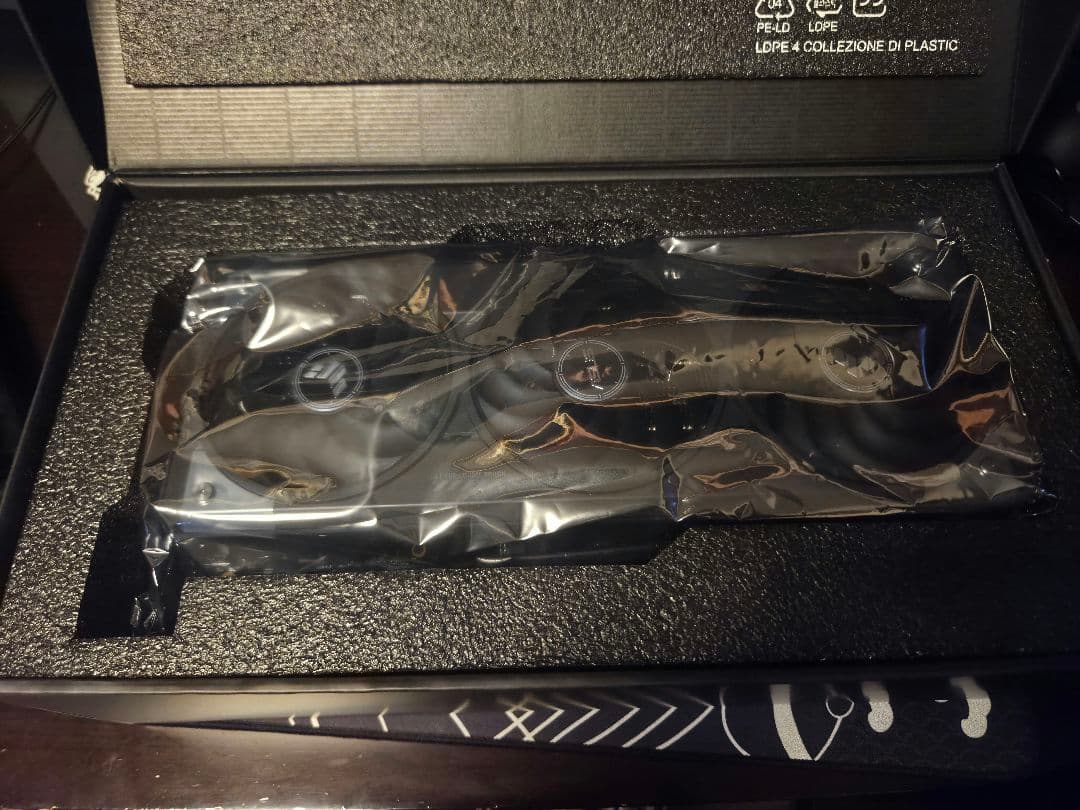 グラフィックボード・グラボ・ビデオカード ASUS TUF Radeon RX 9070 XT O16G