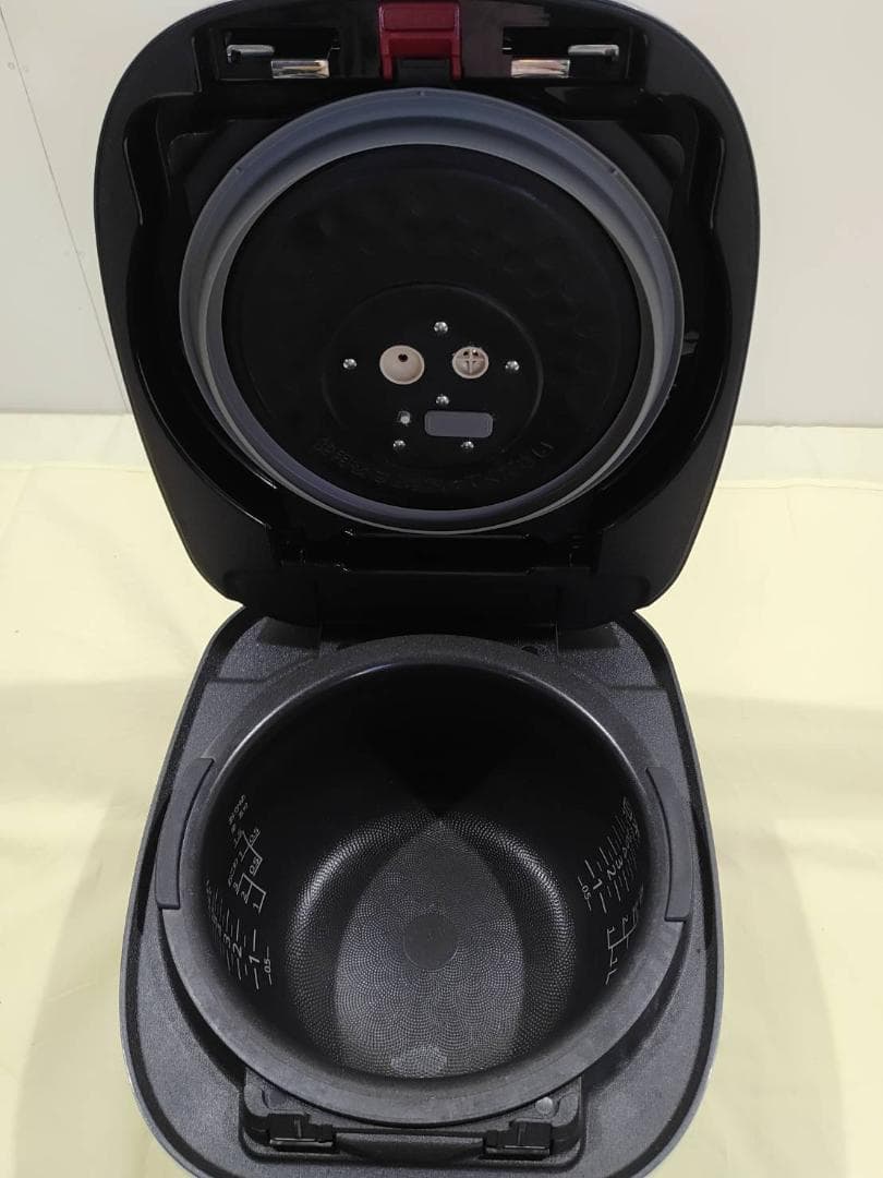 【2022年製】炊飯器 タイガー　JPI-G100