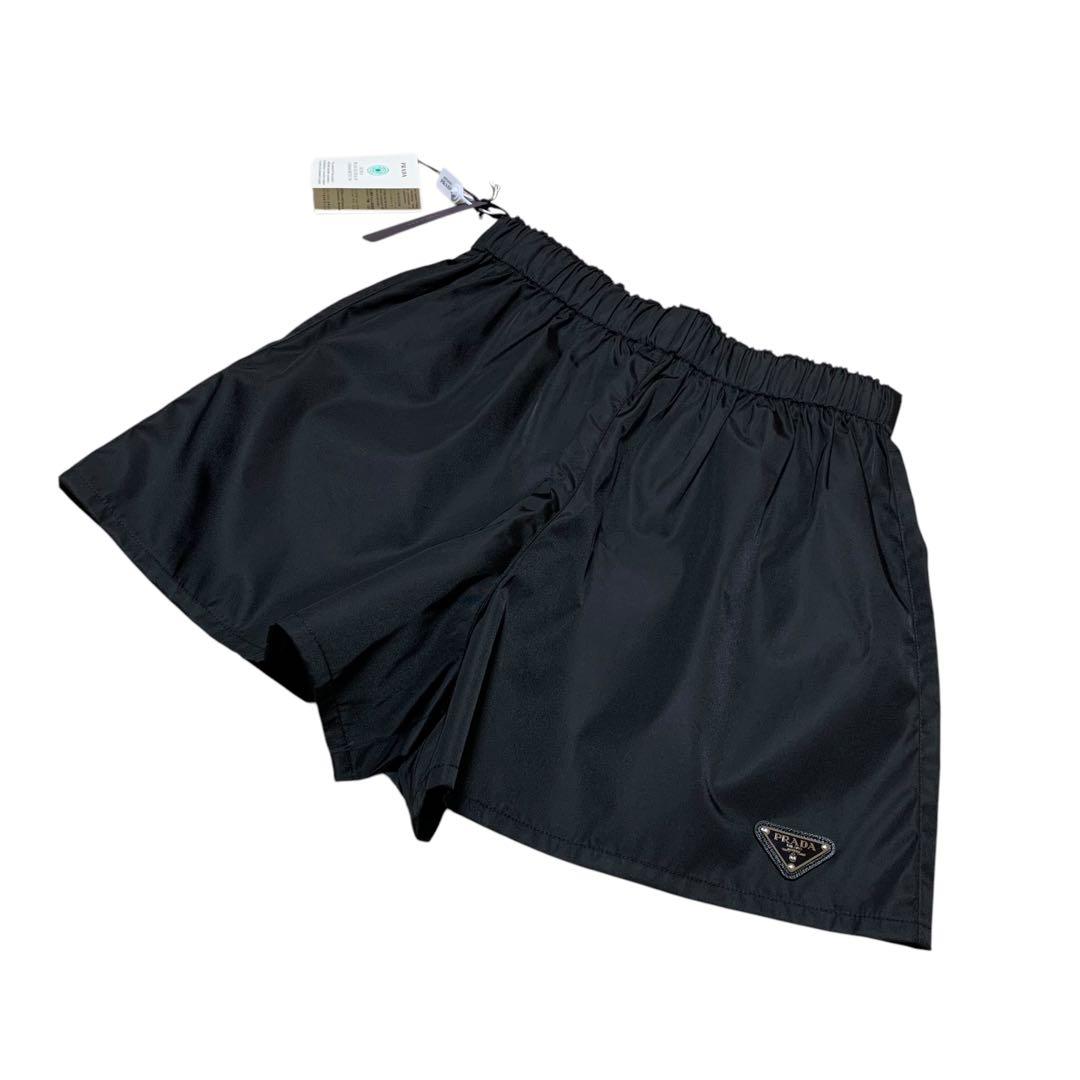 未着用品 PRADA 23年製 ショートパンツ 三角ロゴ トライアングルロゴ