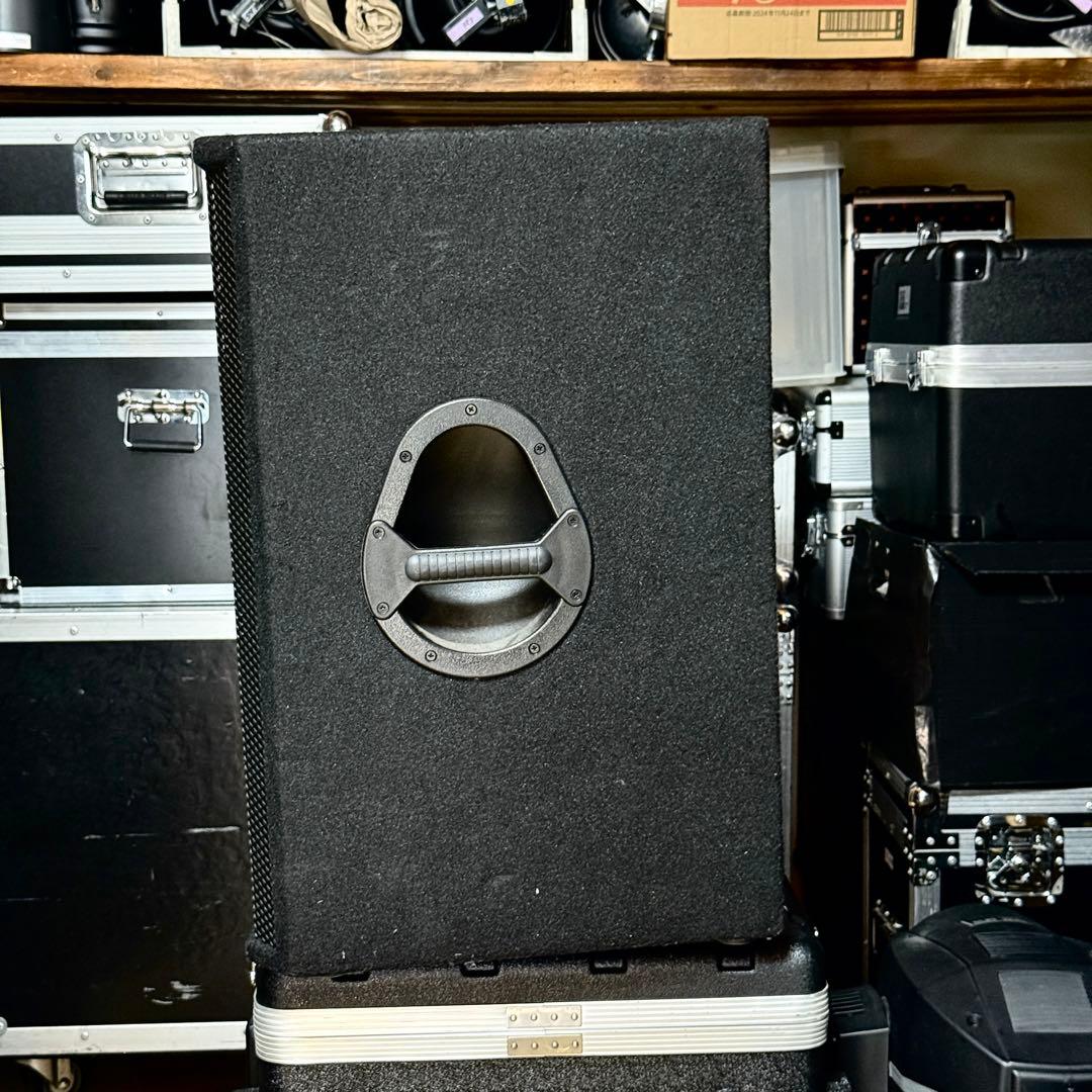 r*a様 送料無料！Behringer VP1520 15インチ パッシブ PA