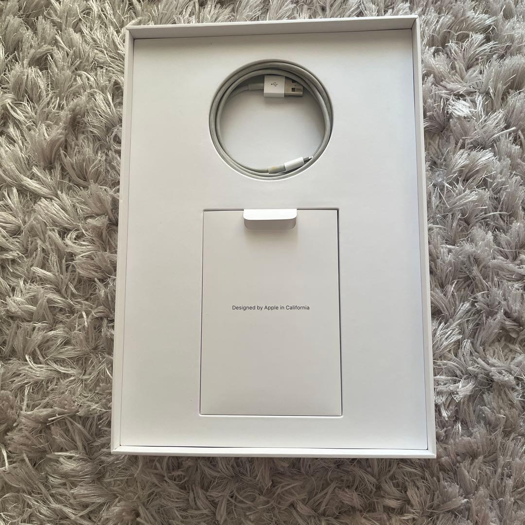 IPad第7世代シルバー128GB目立った傷なし 箱、充電器付き