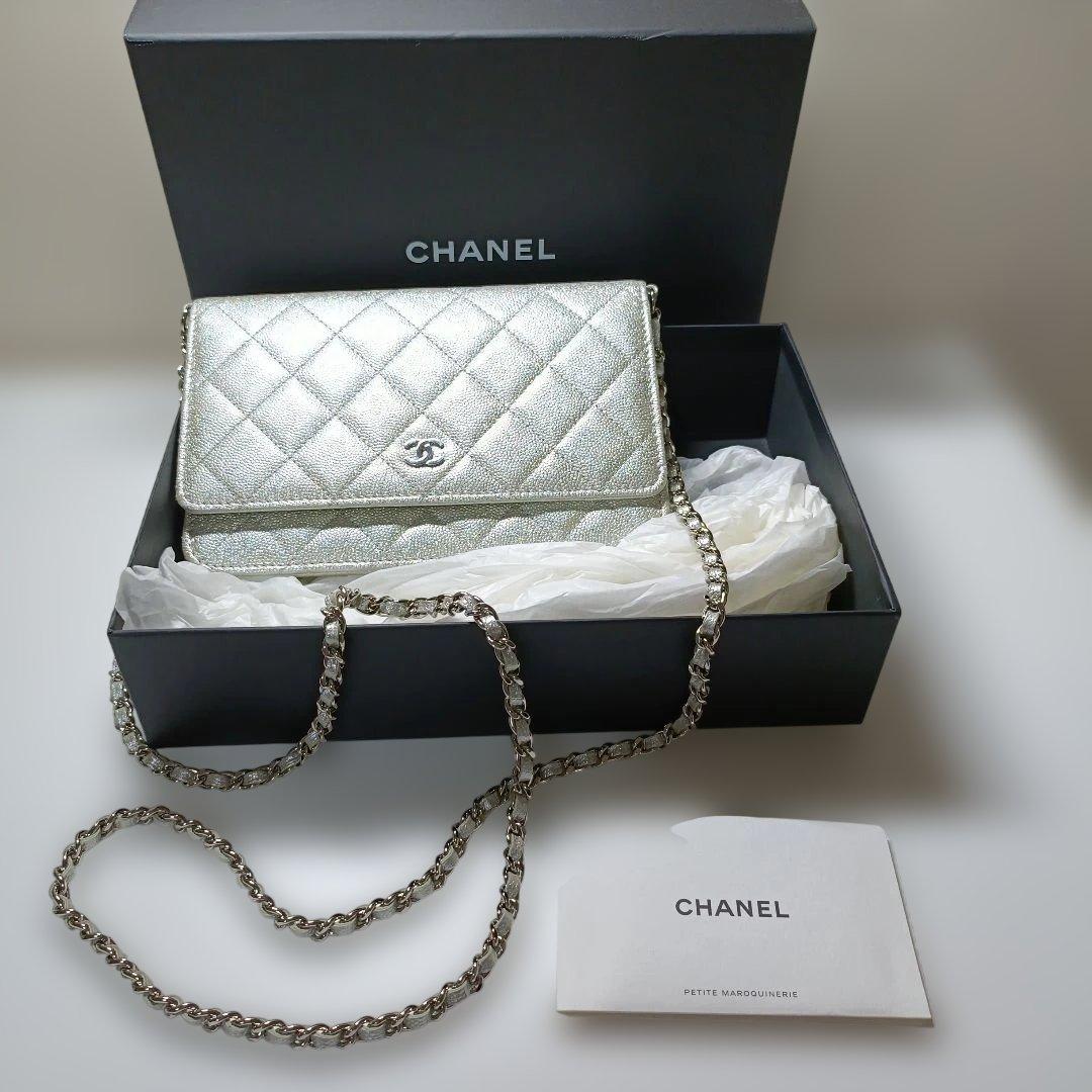 CHANEL シルバー キルティング ショルダーバッグ
