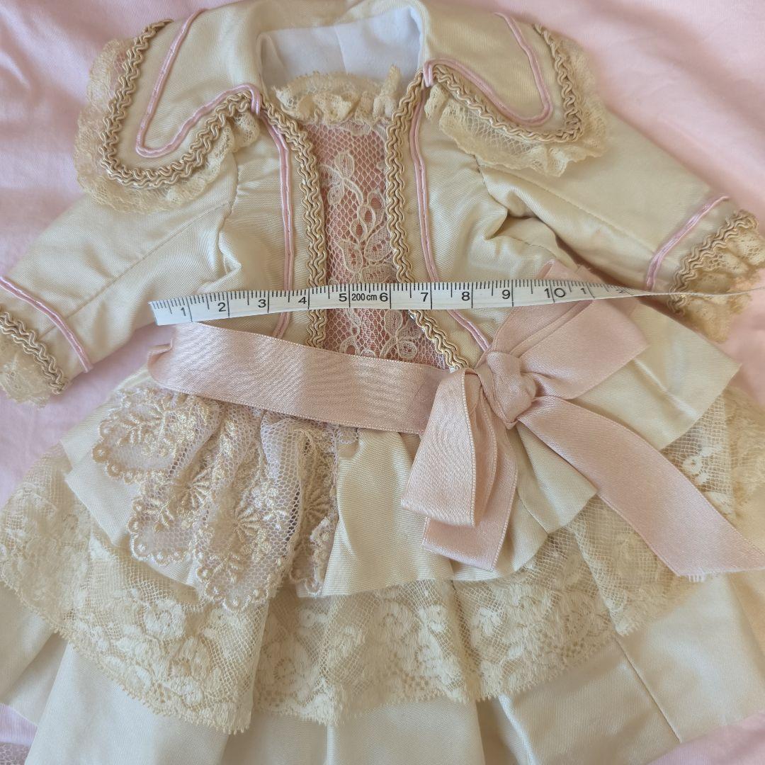 作家様　アンティークビスクドール　ドレス　シルク　ボネ付き　キャビネットサイズ