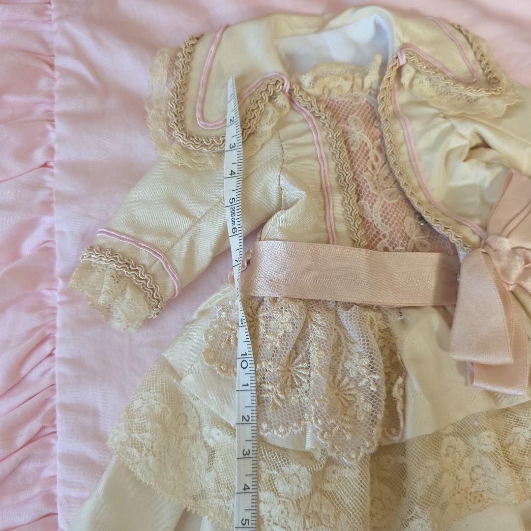 作家様　アンティークビスクドール　ドレス　シルク　ボネ付き　キャビネットサイズ