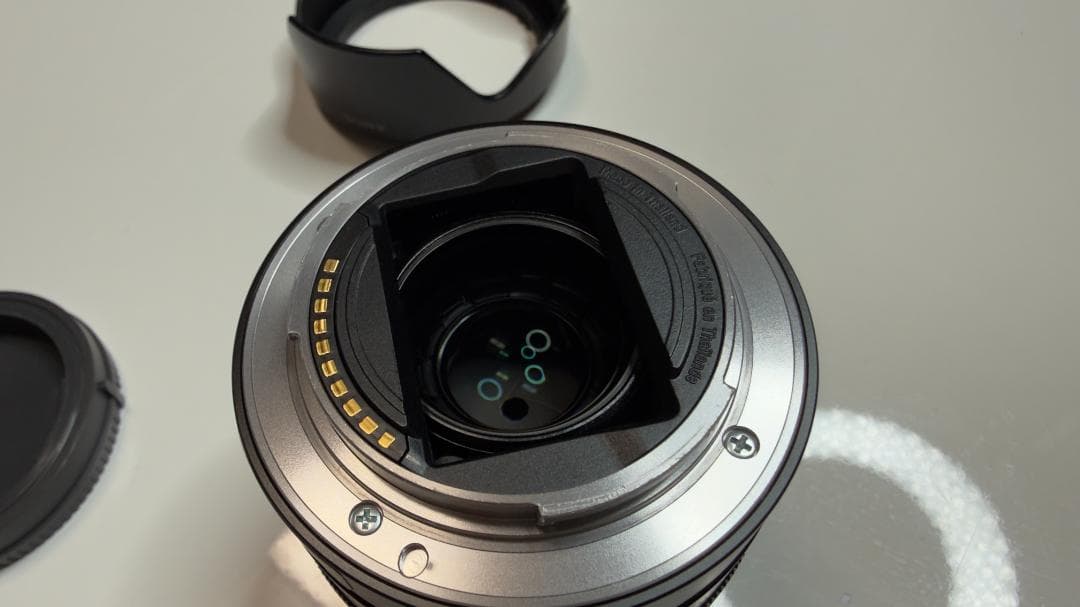 SONY FE 28mm F2 SEL28F20 + 保護フィルタ付き
