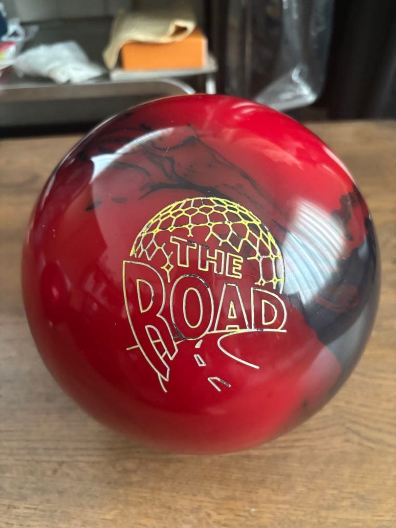 最終値下げ ボウリングボール THE ROAD 14ポンド