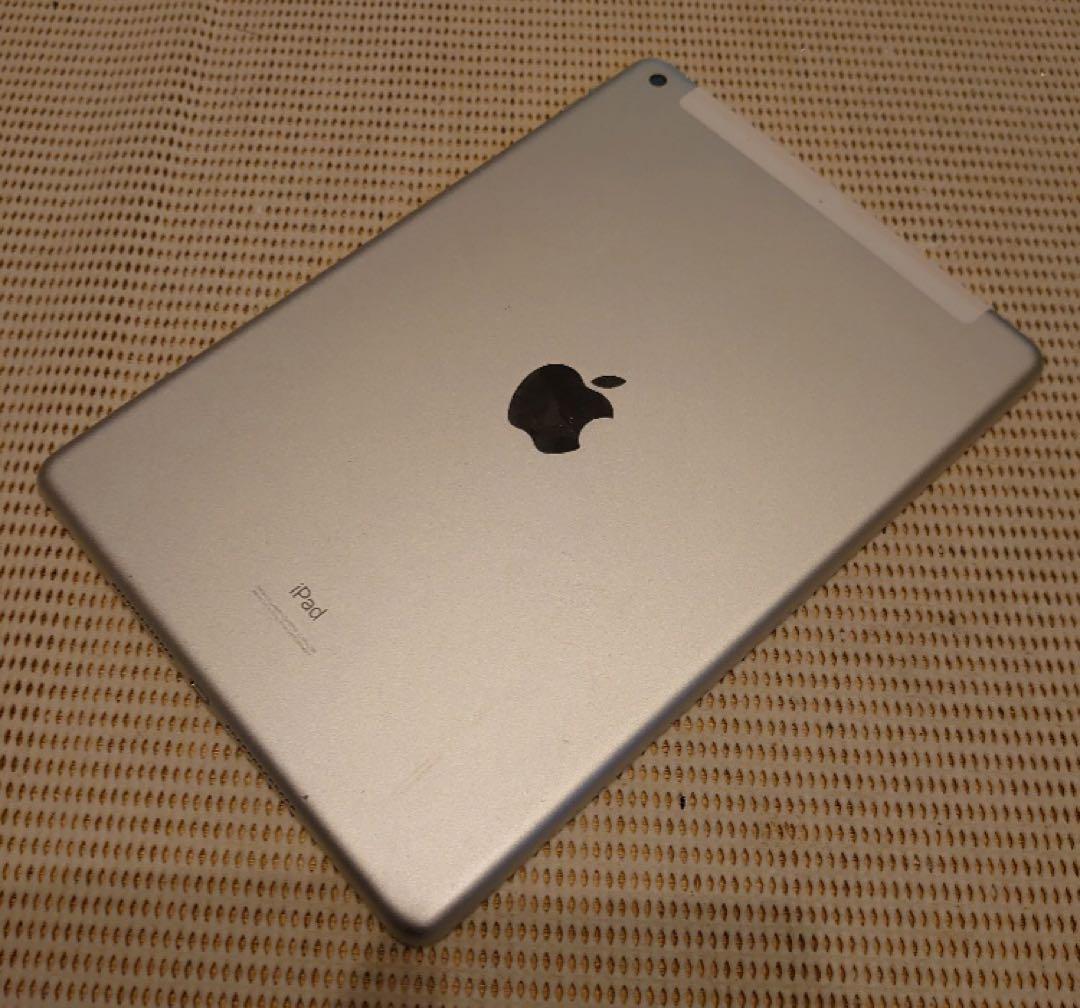 動作品SIMフリーiPad第7世代本体32GB送料込ジャンク品EMDFV