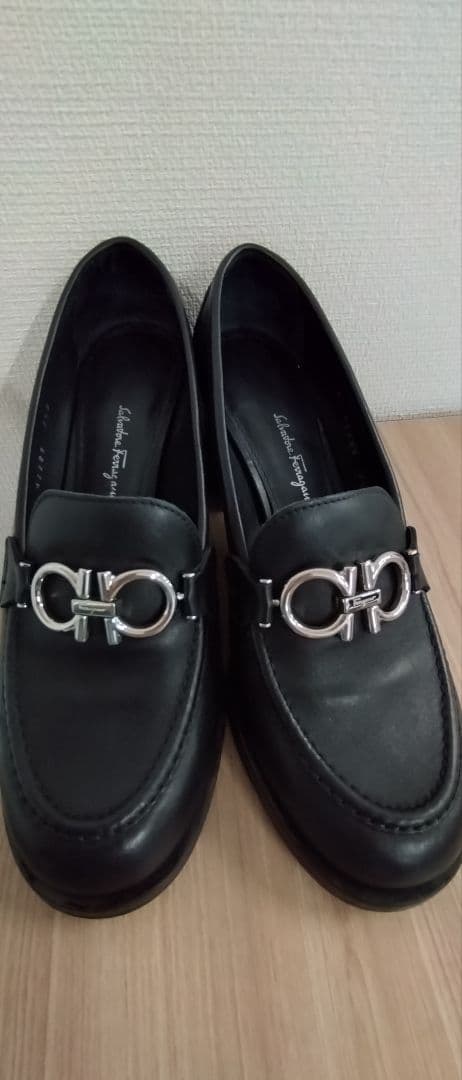 美品　フェラガモ ローファー　5センチヒール　黒　ガンチーニ　ROLO　7½D