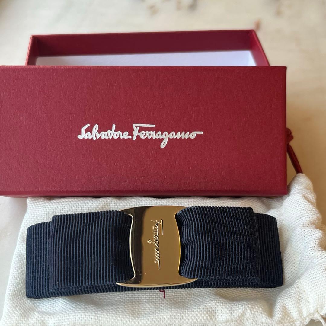 【新品未使用】フェラガモ　バレッタ　ヘアクリップ