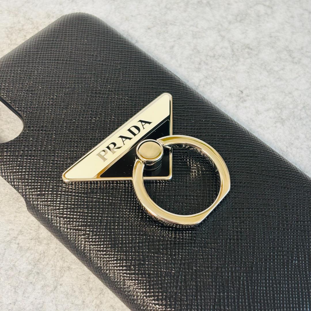 プラダ　iPhoneケース サフィアーノレザー スマホリング　黒　PRADA
