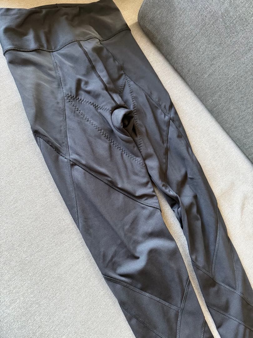 LAVA パーフェクトフォーム 着圧トップス、レギンス セット