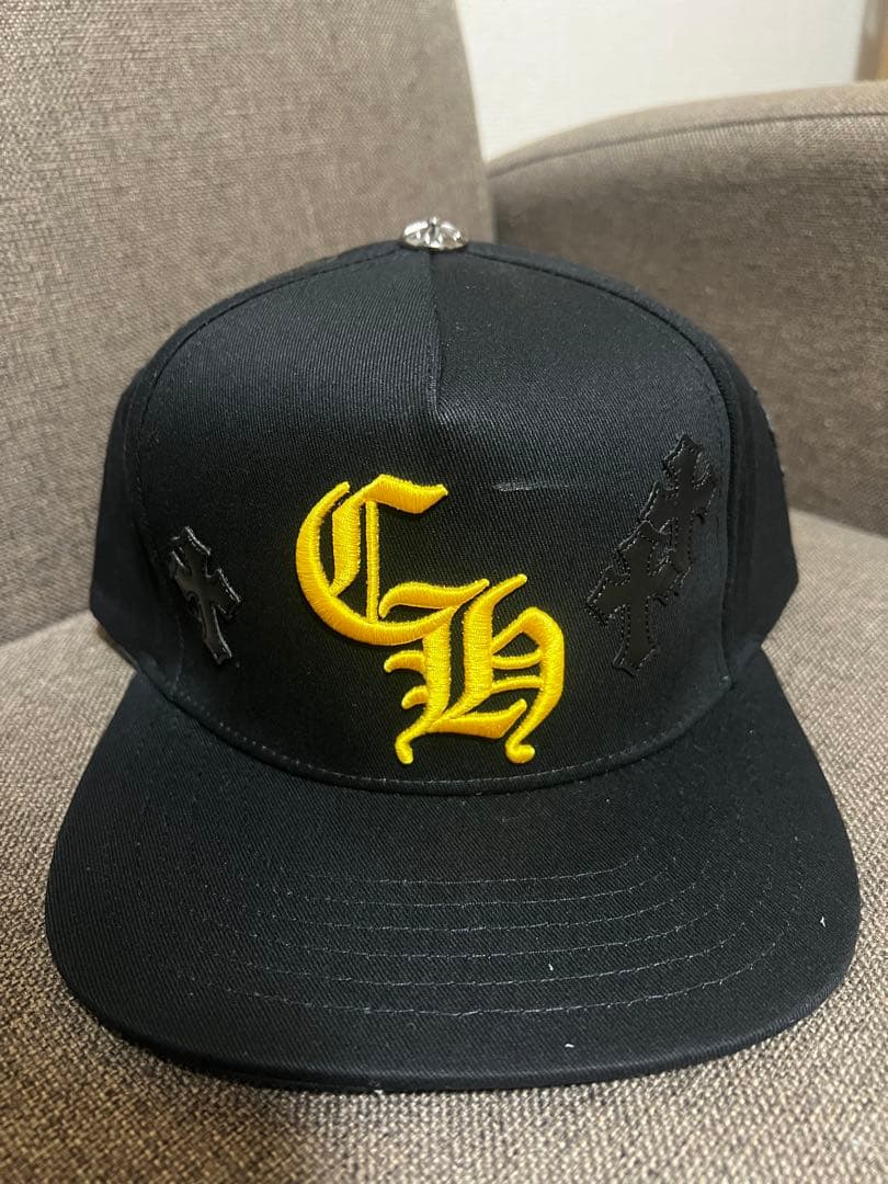 黒のスナップバックキャップ CH刺繍
