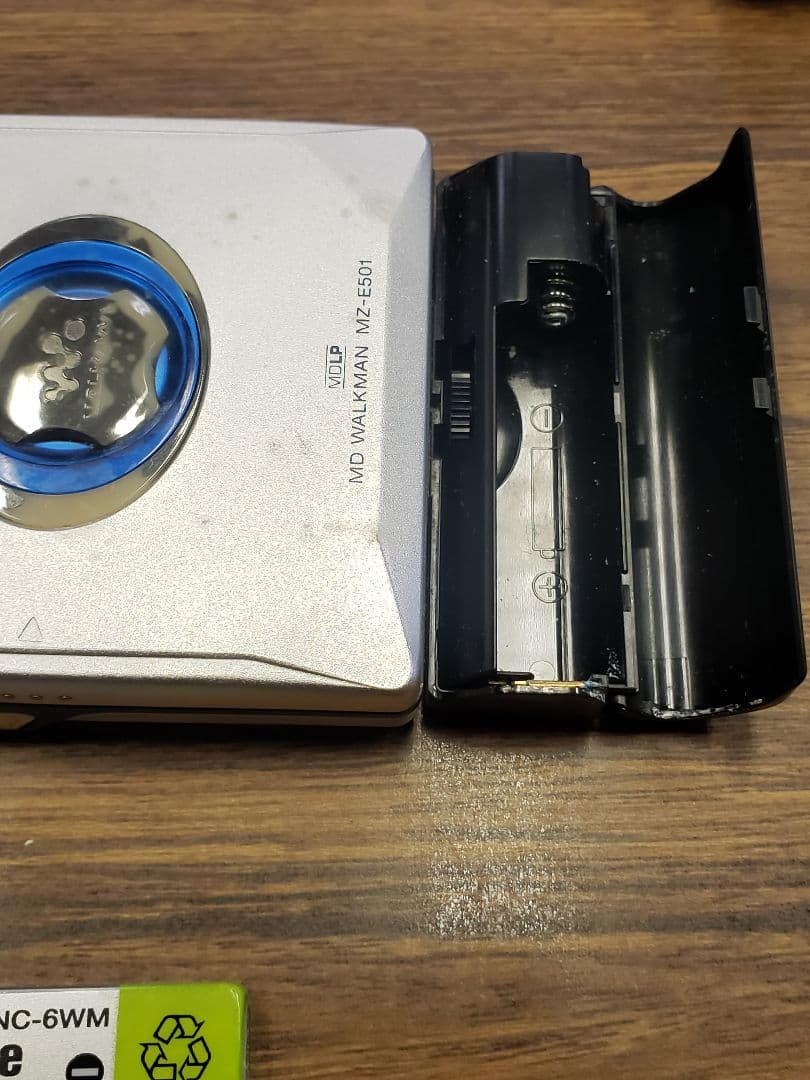 ソニーMDウォークマン　 MD WALKMAN MZ-E501