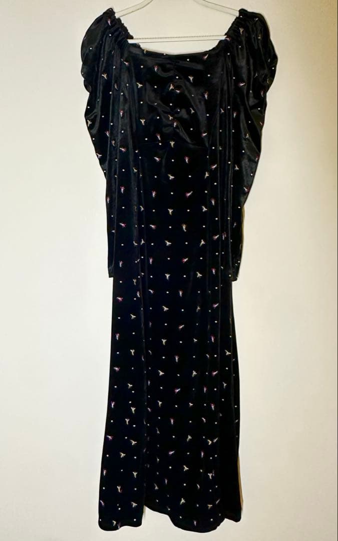 【完売品】リリーブラウン エンブロイダリーベロアワンピース　黒　ブラック　花