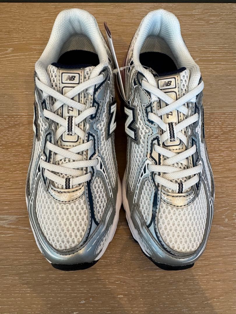 新品未使用　箱あり　New Balance 740 21cm