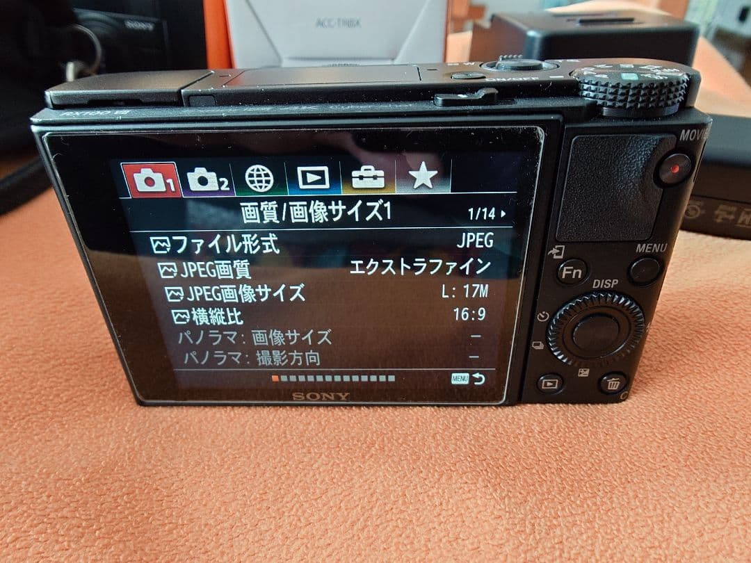 SONY DSC-RX100M7 アタッチメントグリップ付
