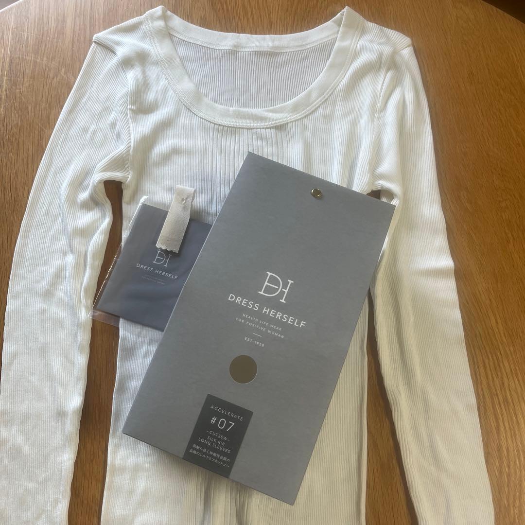 新品未使用ドレスハーセルフ カットソー シルクリブロングスリーブ オフ白 M〜L