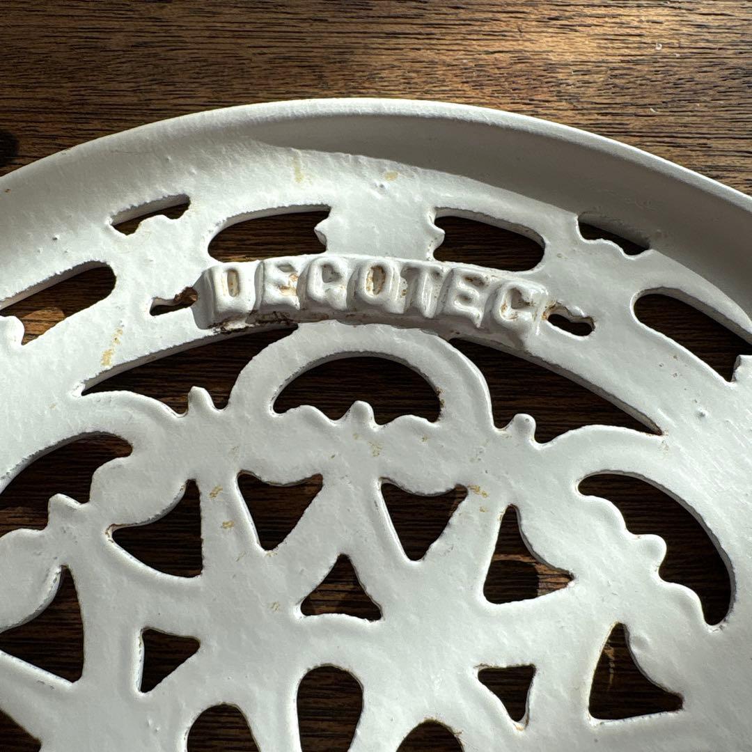 フランスアンティーク トリベットDECOTEC 白い鋳物の鍋敷