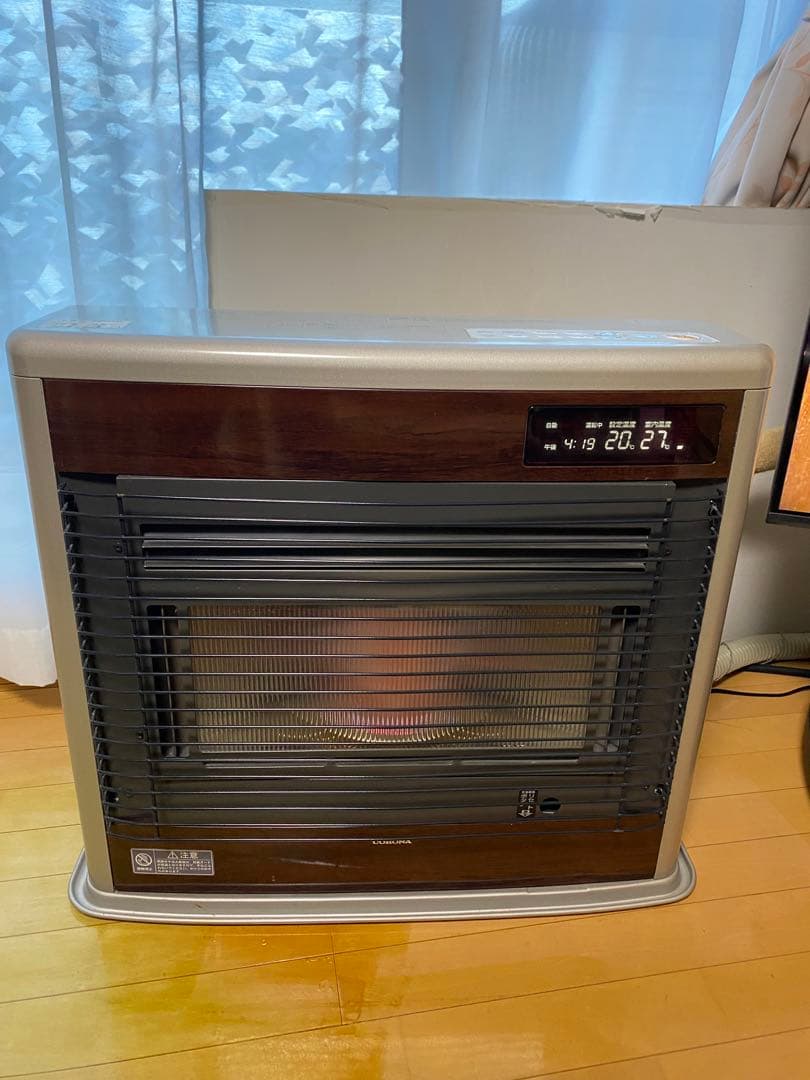 コ*ん様 コロナの石油ストーブ「FF-SG6811K」