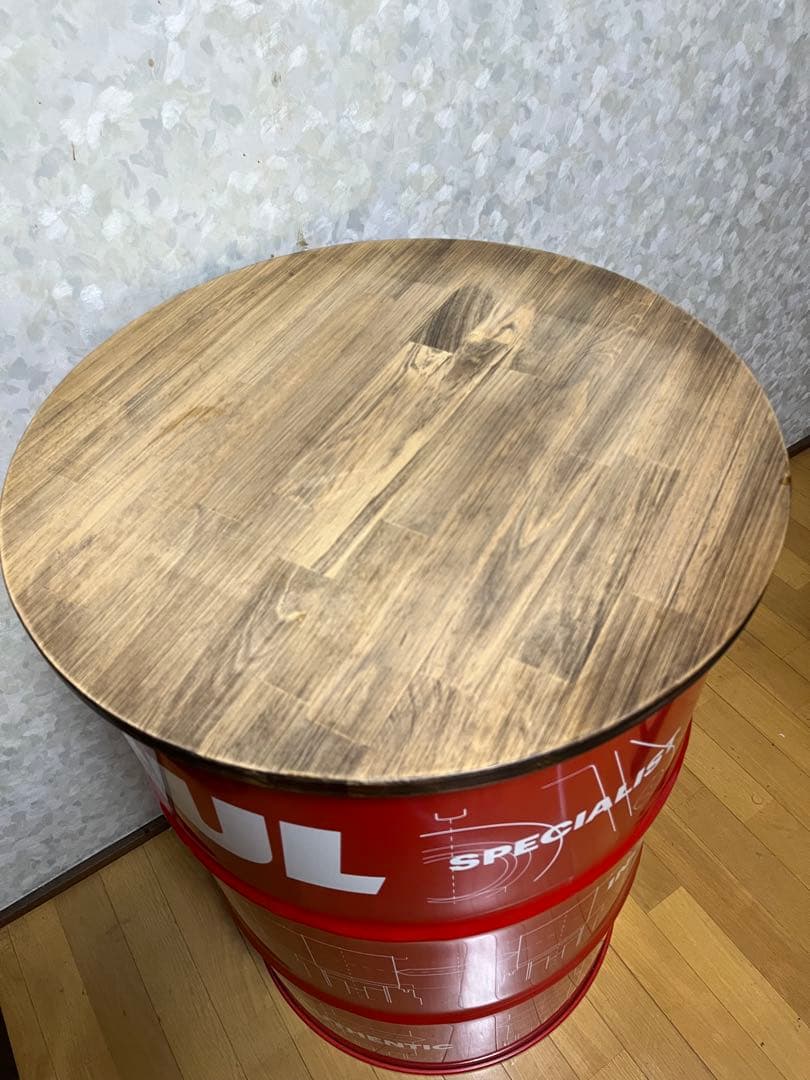 MOTUL ドラム缶型カウンターテーブル