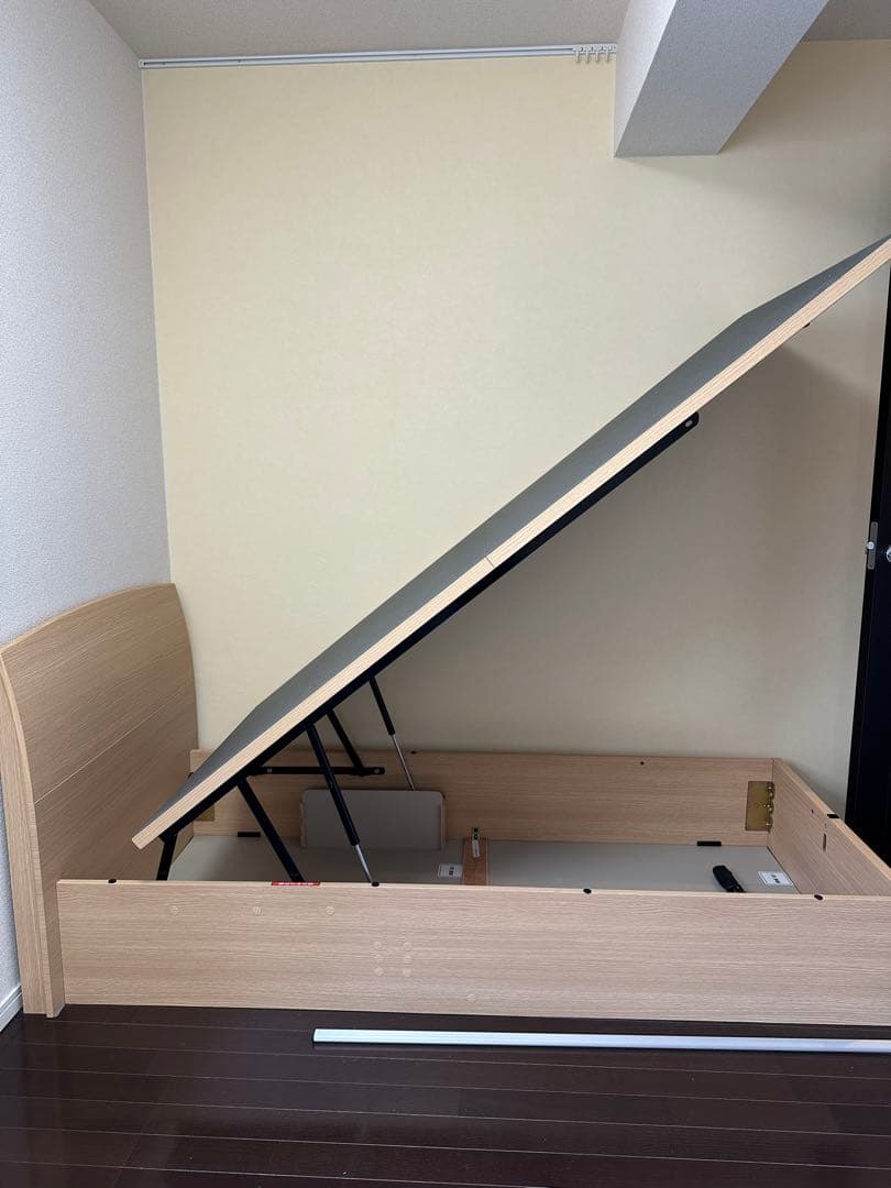 ニトリ　木製シングルベッド 跳ね上げ収納付き　リフトアップ収納 5年保証あり