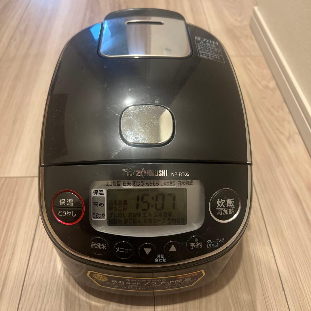 【美品】象印 炊飯器　極め炊き 3合〜4合 NP-RT05 2023年購入