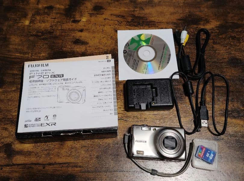 デジタルカメラ FINEPIX F70EXR