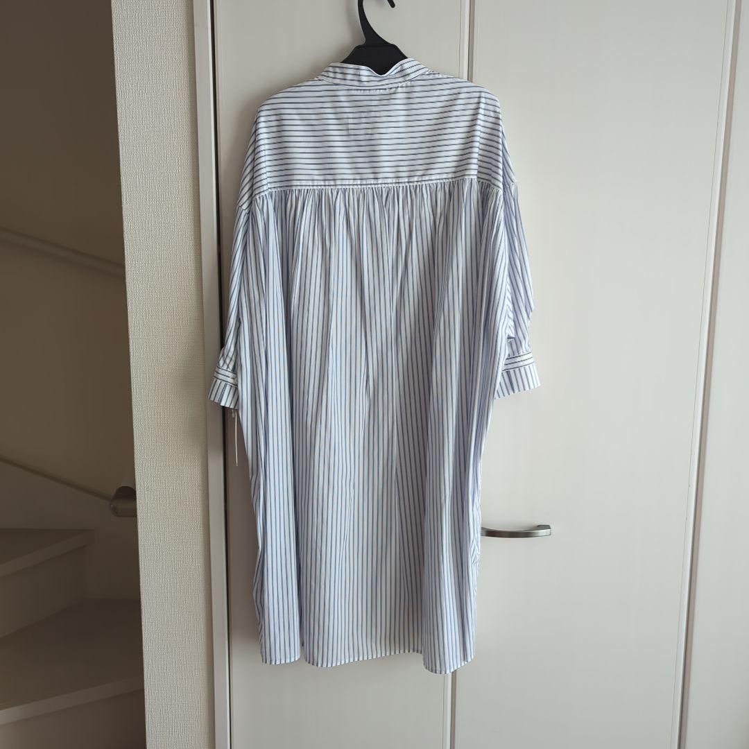 新品未使用タグ付き　人気カラー　2025 刺繍チュニックシャツ