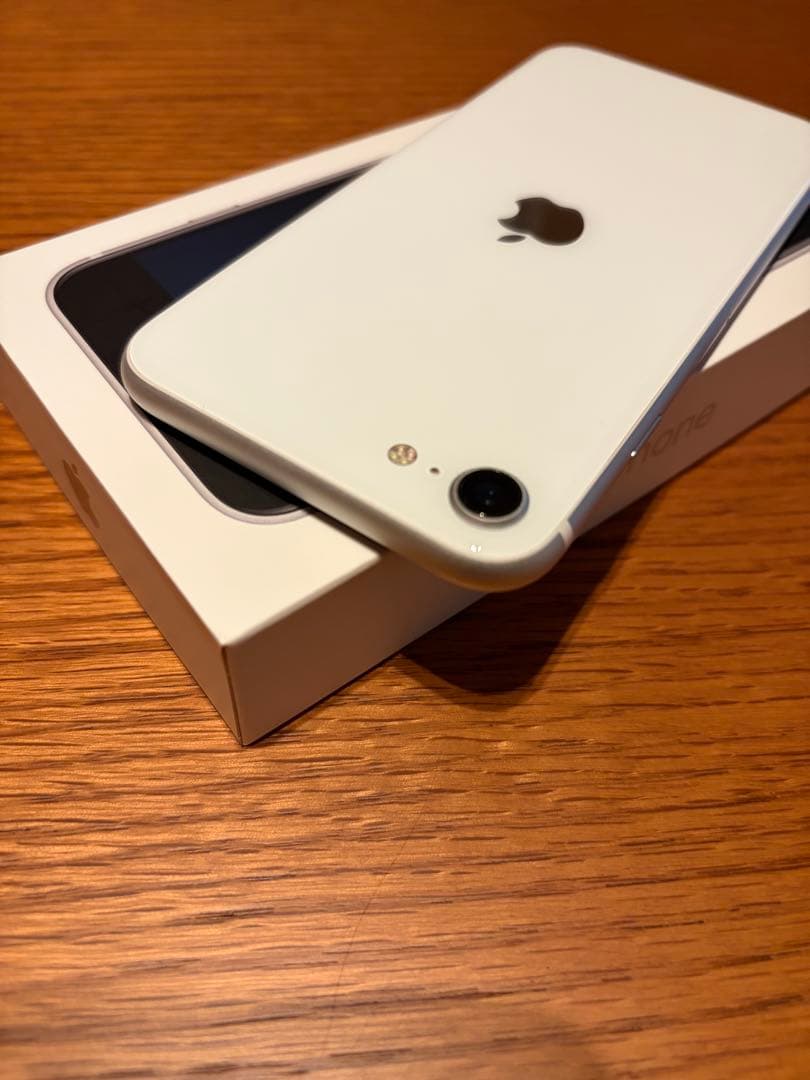 iPhone SE 64GB SIMフリー
