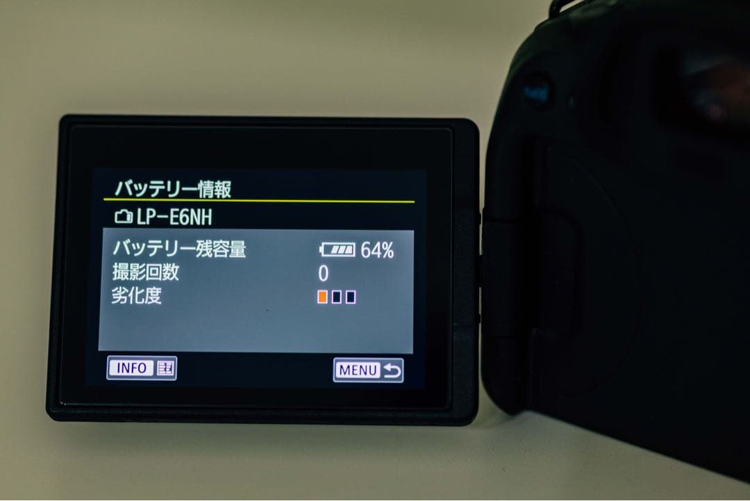 Canon EOS R6 Mark II カメラボディ LP-E6NH 2個付属