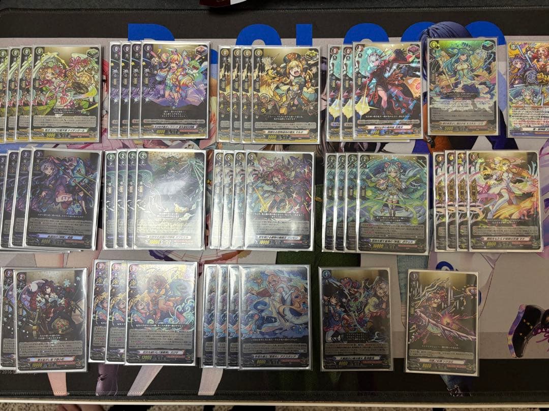 ヴァンガードえびすデッキ　小野小町３枚ありますツクヨミ１枚足します