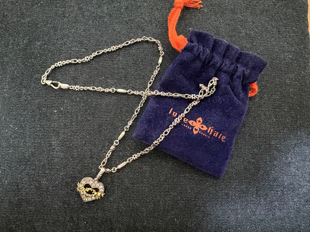 lose hate ハート型クリスタルネックレス