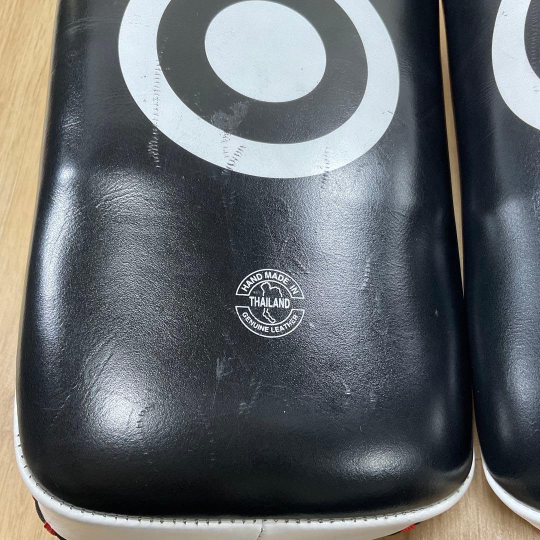 フェアテックス Fairtex キックミット 白黒赤 キックボクシング