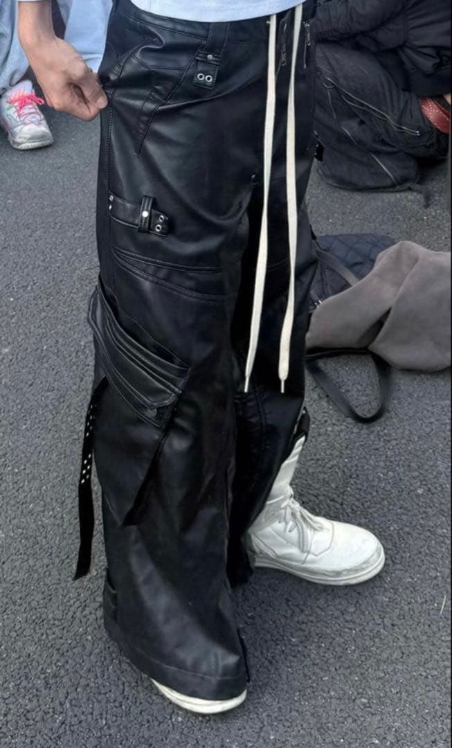 パンツ cozyworldwide LEATHER CARGO PANTS