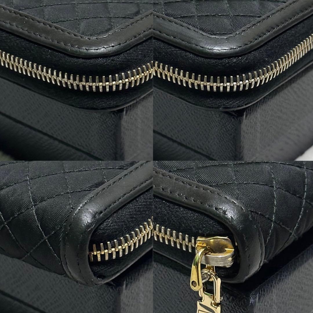 PRADA 長財布　キルティング　ナイロン　ゴールドロゴ ラウンドファスナー