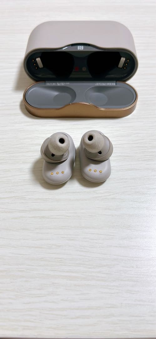 SONY WF-1000XM3 ワイヤレスイヤホン ノイズキャンセリング箱付き￼