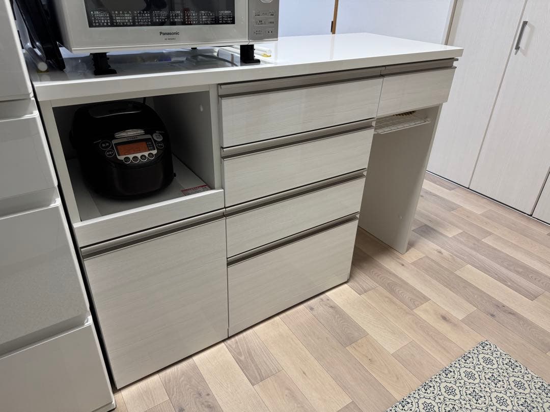 ニトリ リガーレ 140cm幅　キッチンカウンター　食器棚