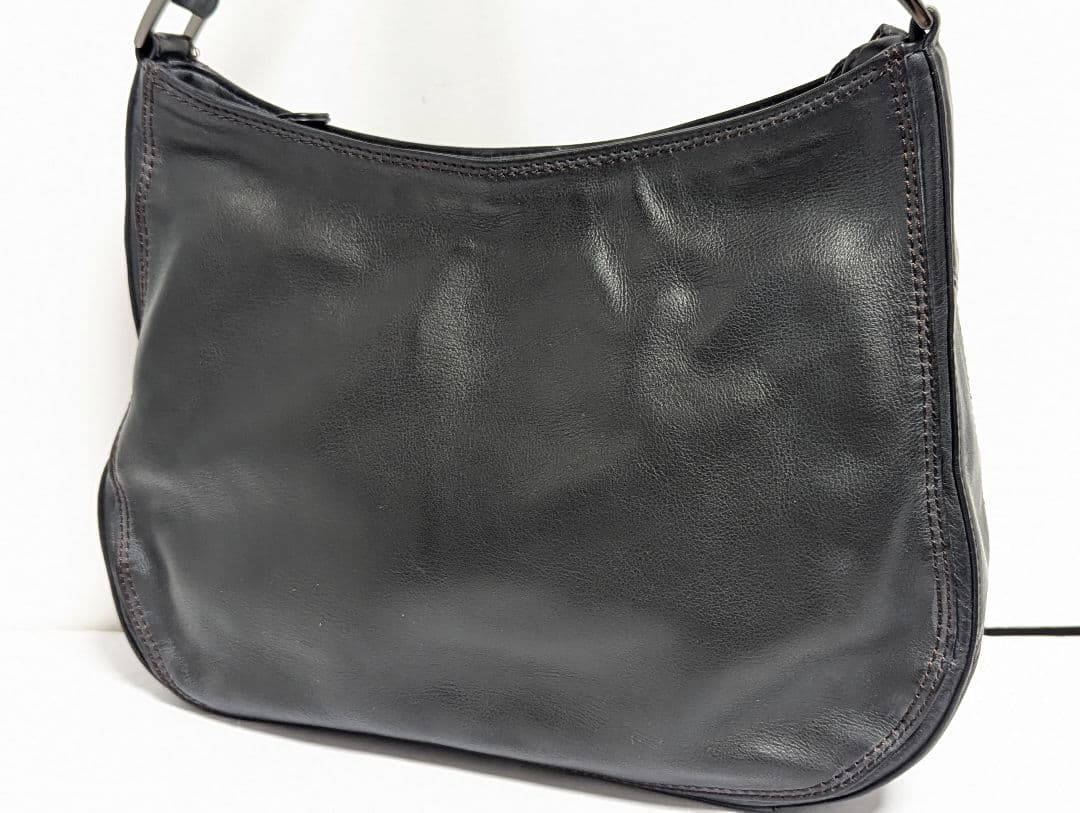 im product　ISSEY MIYAKE ショルダーバック　レザーB739