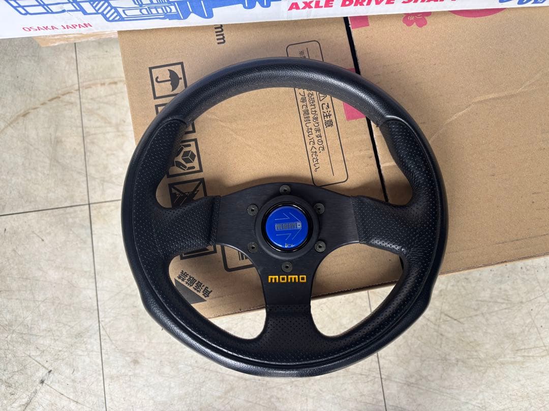 momo TEAM 280Φ ホーン、ホーンホルダーた付き