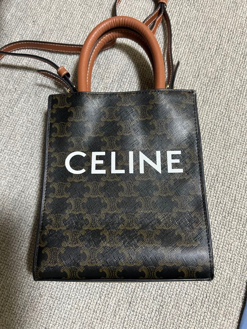 CELINE ロゴ入りダークブラウンバッグ