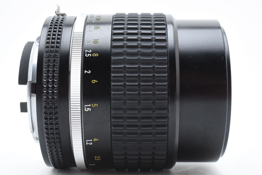 Nikon ニコンAI-S 105mm f/2.5