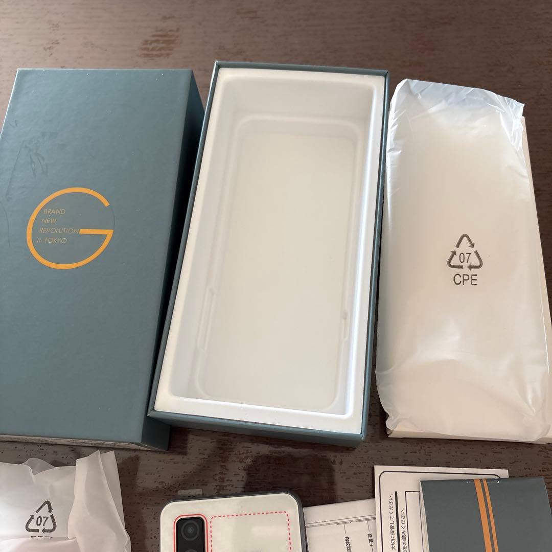 フィルムおまけ　Mode1 GRIP MD-05P ホワイト　SIMフリー　新品