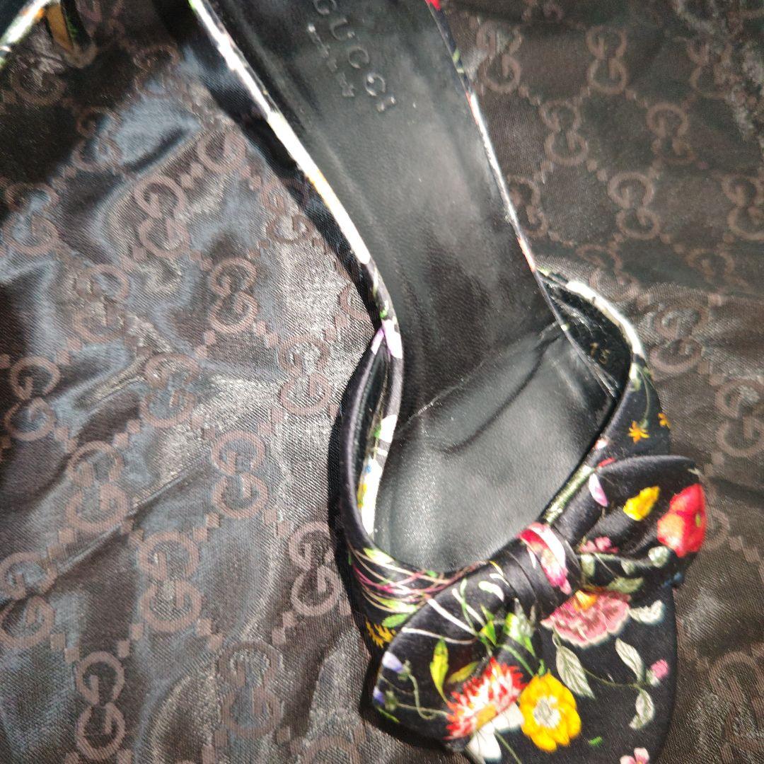 【花柄☆箱付き☆GUCCI】黒　花柄　サンダル　オシャレ　かわいい　361/2