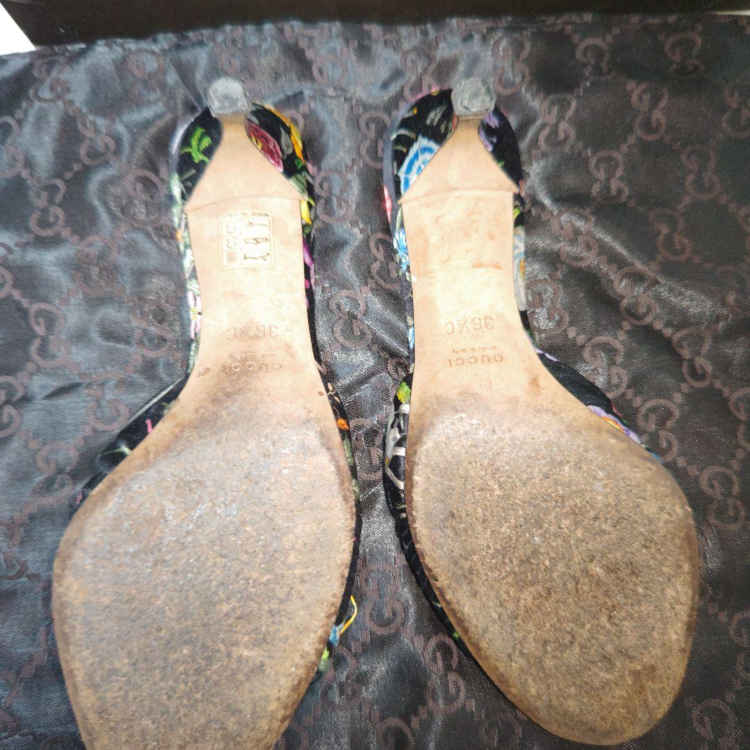 【花柄☆箱付き☆GUCCI】黒　花柄　サンダル　オシャレ　かわいい　361/2