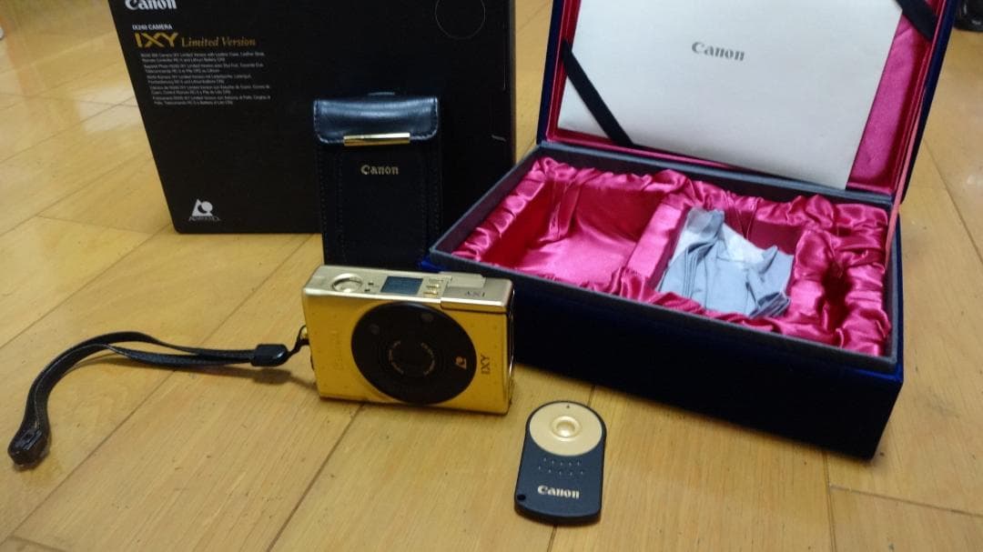 ♪ 化粧箱付き ♪ CANON IXY Limited Version GOLD