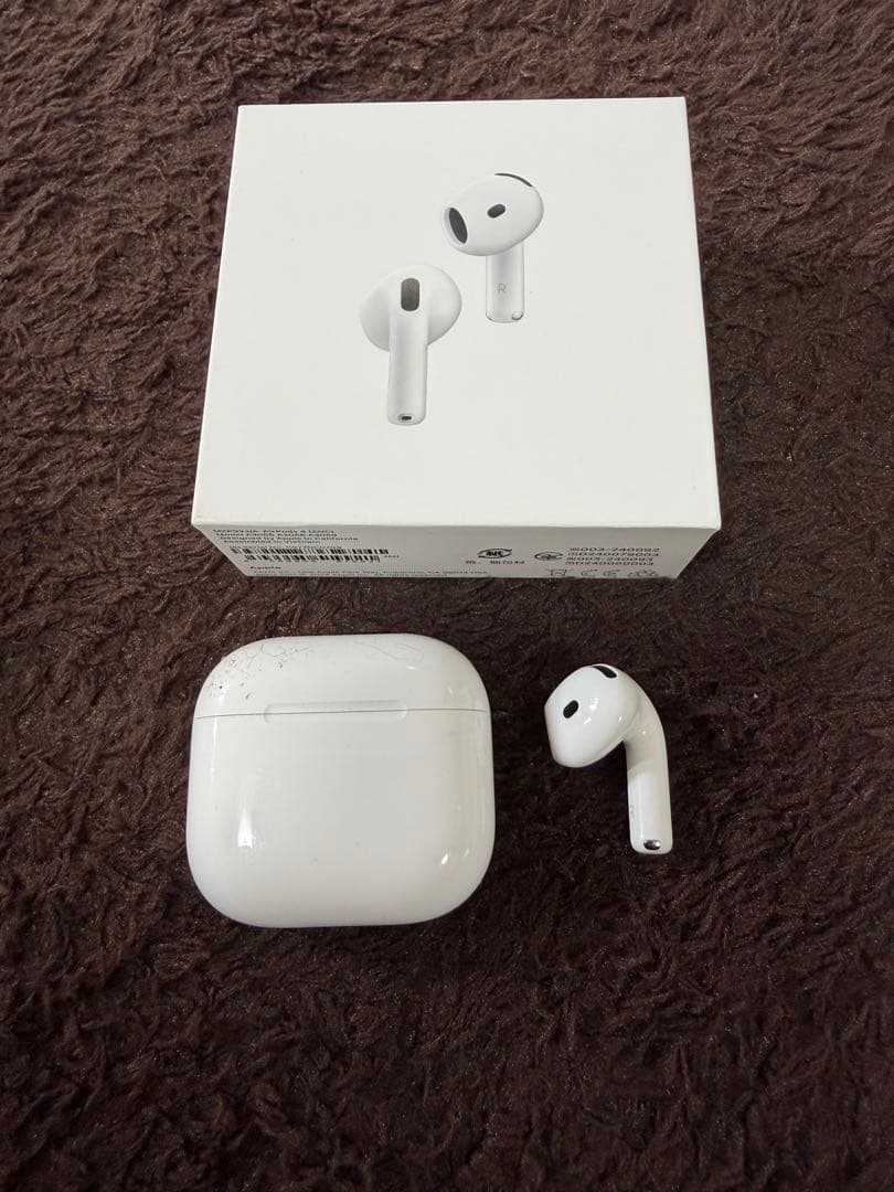AirPods4本体 ホワイト 充電ケース付き