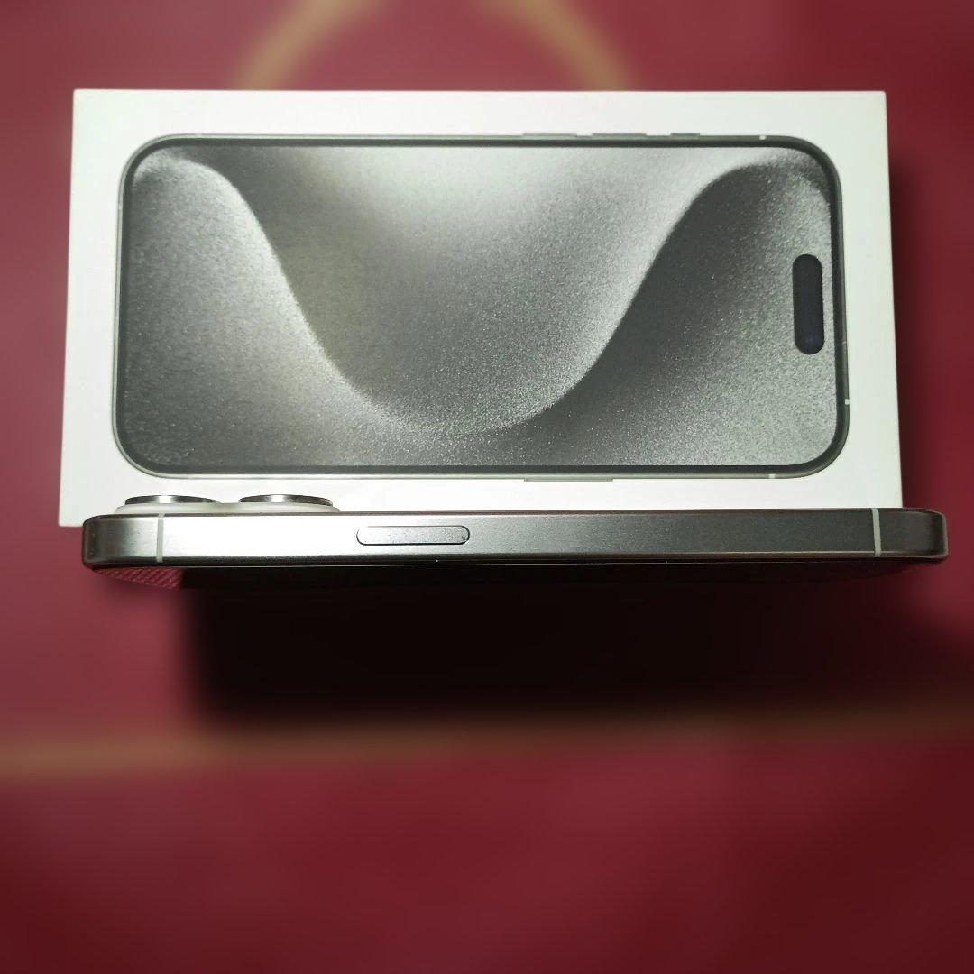 超美品！Apple iPhone 15 Pro ホワイト チタニウム　128GB